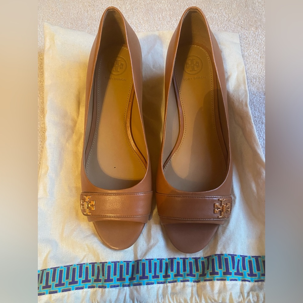TORY BURCH open toe low wedge heel size 9.5 new!